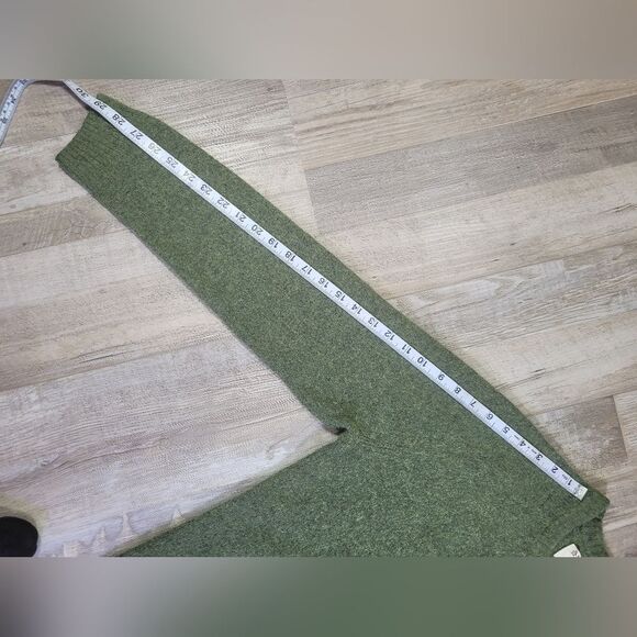 VINTAGE 50% WOOL MEDIUM WEIGHT  penguin green sweater - Picture 5 of 9